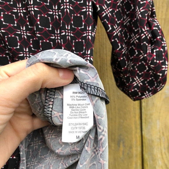 Sale! Short Sleeve Black & Red Pattern Top - Picture 6 of 8